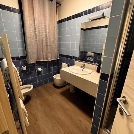 Hotel Confidence