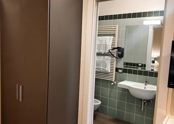 Otel Confidence Parma