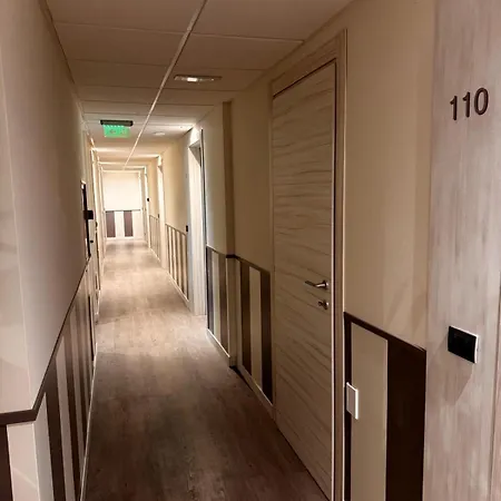 Confidence 3* Πάρμα